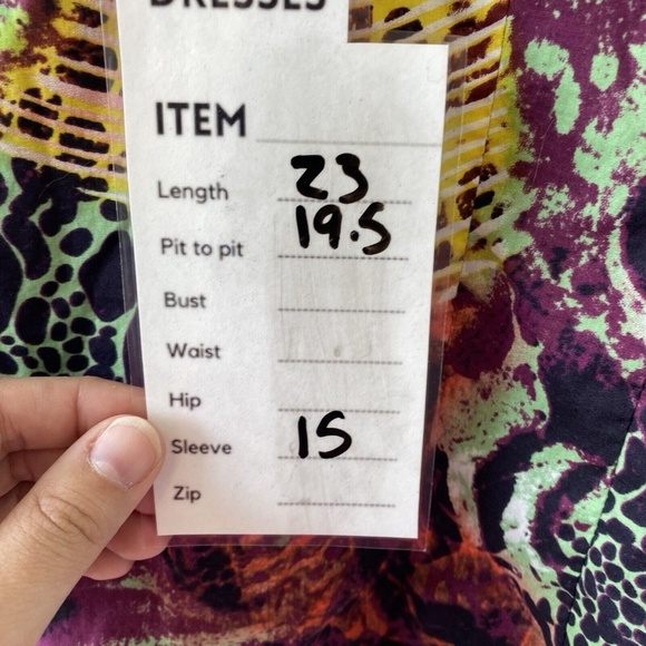 Mishca Wrap blouse Womens Petite L Colorful Abstract Tie Front Top Peplum - Picture 11 of 11